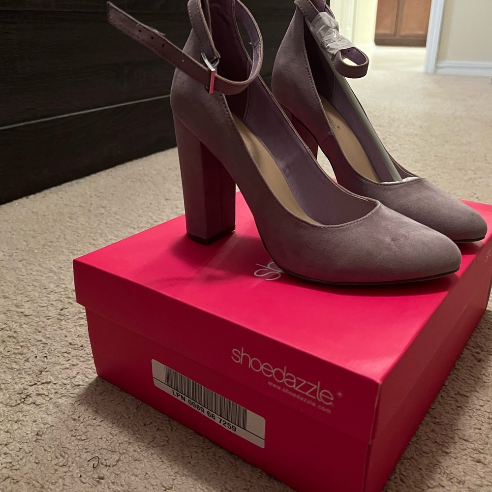 Shoe Dazzle Purple Heels with Sleek Design